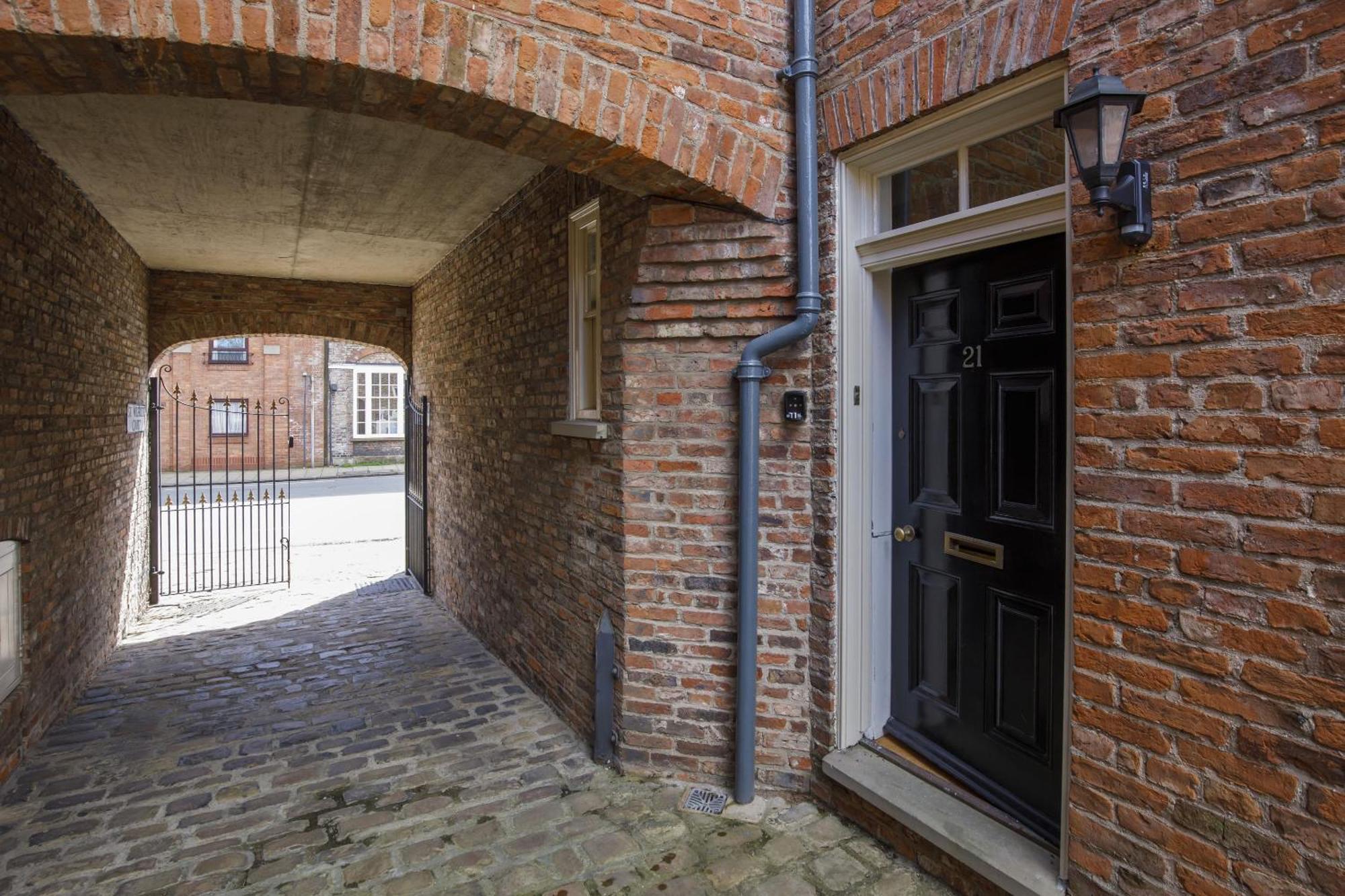 St Wilfrid'S Court Villa York Bagian luar foto