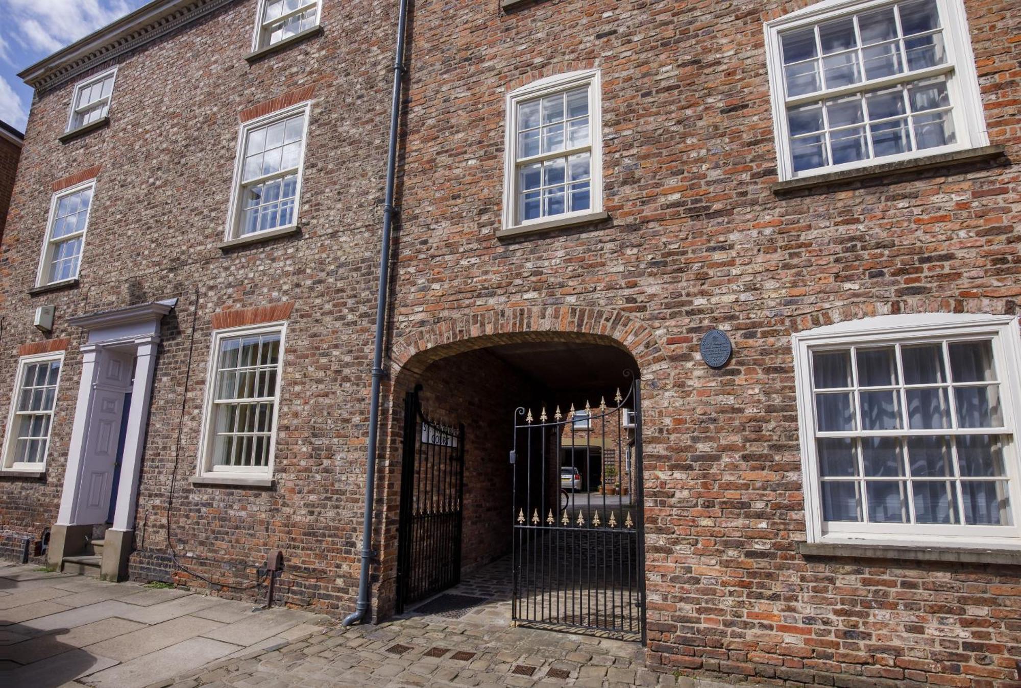 St Wilfrid'S Court Villa York Bagian luar foto