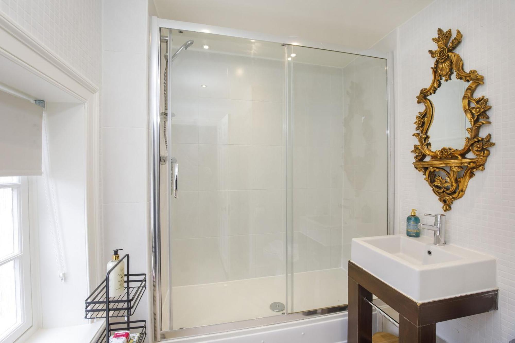 St Wilfrid'S Court Villa York Bagian luar foto